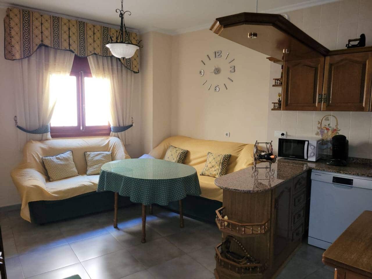 4 soveværelse Lejlighed til salg i Baza med garage - € 140.000 (Ref: 9552846)