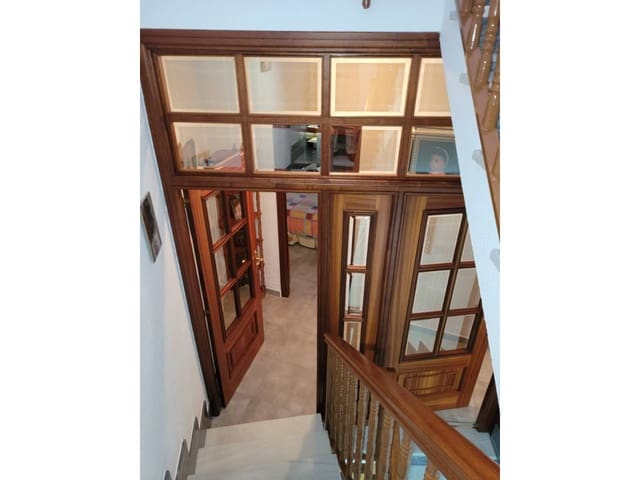 4 chambre Appartement à vendre à Baza avec garage - 140 000 € (Ref: 9552846)