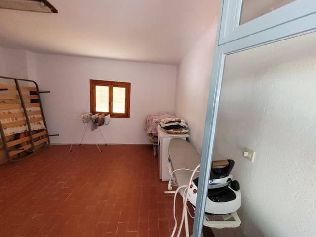 4 chambre Appartement à vendre à Baza avec garage - 140 000 € (Ref: 9552846)