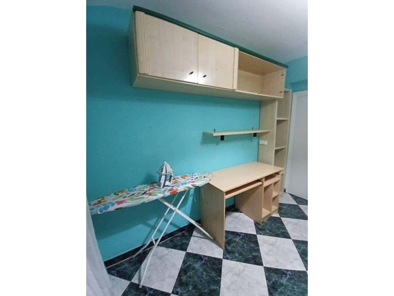 3 makuuhuone Asunto myytävänä paikassa Baza mukana 
autotalli - 65 000 € (Ref: 9552848)