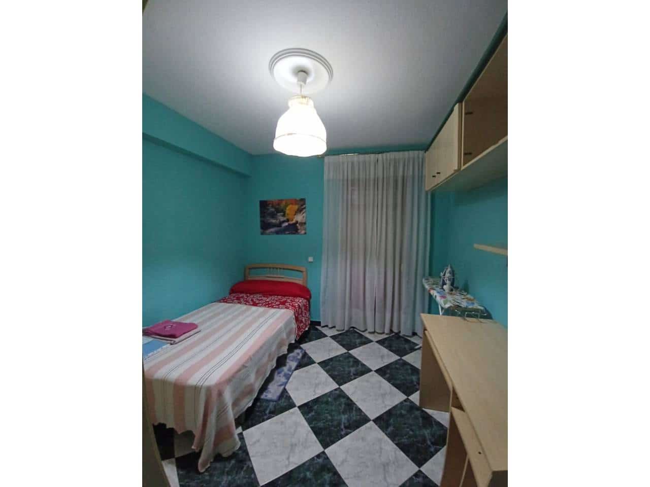 3 makuuhuone Asunto myytävänä paikassa Baza mukana 
autotalli - 65 000 € (Ref: 9552848)