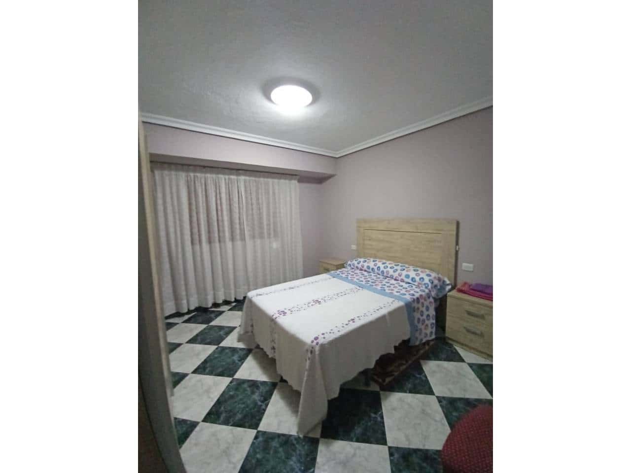 3 makuuhuone Asunto myytävänä paikassa Baza mukana 
autotalli - 65 000 € (Ref: 9552848)