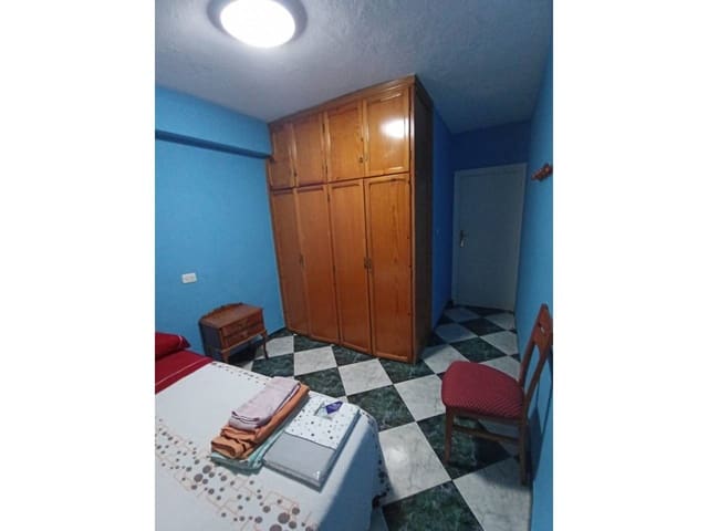 3 makuuhuone Asunto myytävänä paikassa Baza mukana 
autotalli - 65 000 € (Ref: 9552848)