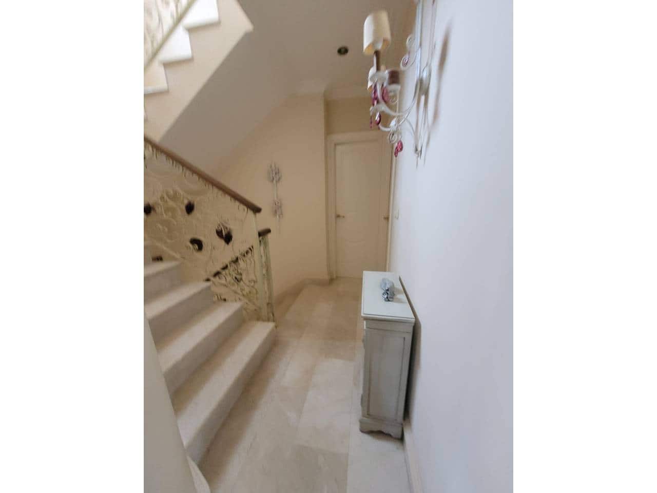 6 soveværelse Villa til salg i Baza med swimmingpool garage - € 400.000 (Ref: 9552849)