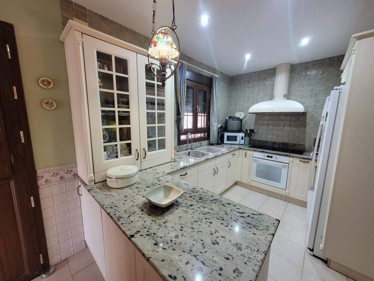 6 soveværelse Villa til salg i Baza med swimmingpool garage - € 400.000 (Ref: 9552849)