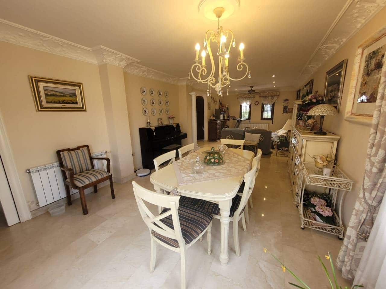 6 soveværelse Villa til salg i Baza med swimmingpool garage - € 400.000 (Ref: 9552849)