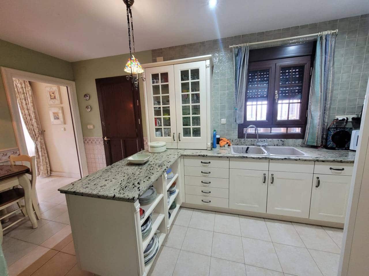 6 soveværelse Villa til salg i Baza med swimmingpool garage - € 400.000 (Ref: 9552849)