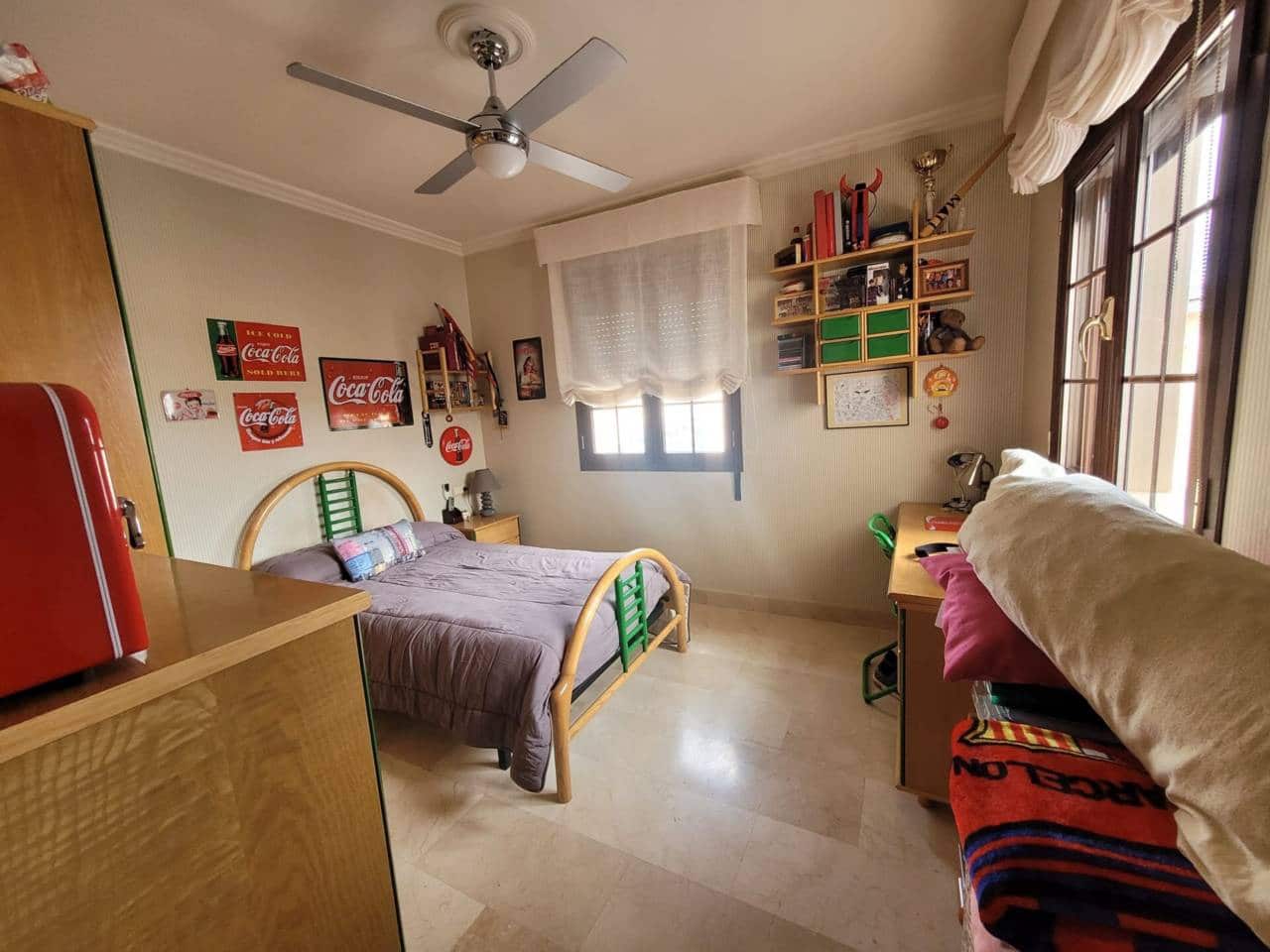 6 soveværelse Villa til salg i Baza med swimmingpool garage - € 400.000 (Ref: 9552849)