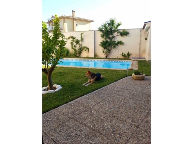 6 soveværelse Villa til salg i Baza med swimmingpool garage - € 400.000 (Ref: 9552849)