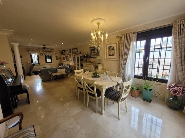 6 soveværelse Villa til salg i Baza med swimmingpool garage - € 400.000 (Ref: 9552849)