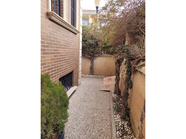 6 soveværelse Villa til salg i Baza med swimmingpool garage - € 400.000 (Ref: 9552849)