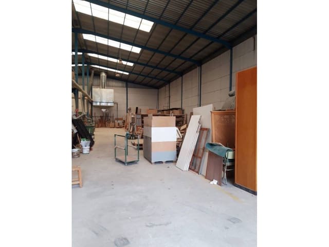 Local Commercial à vendre à Baza - 300 000 € (Ref: 9552854)