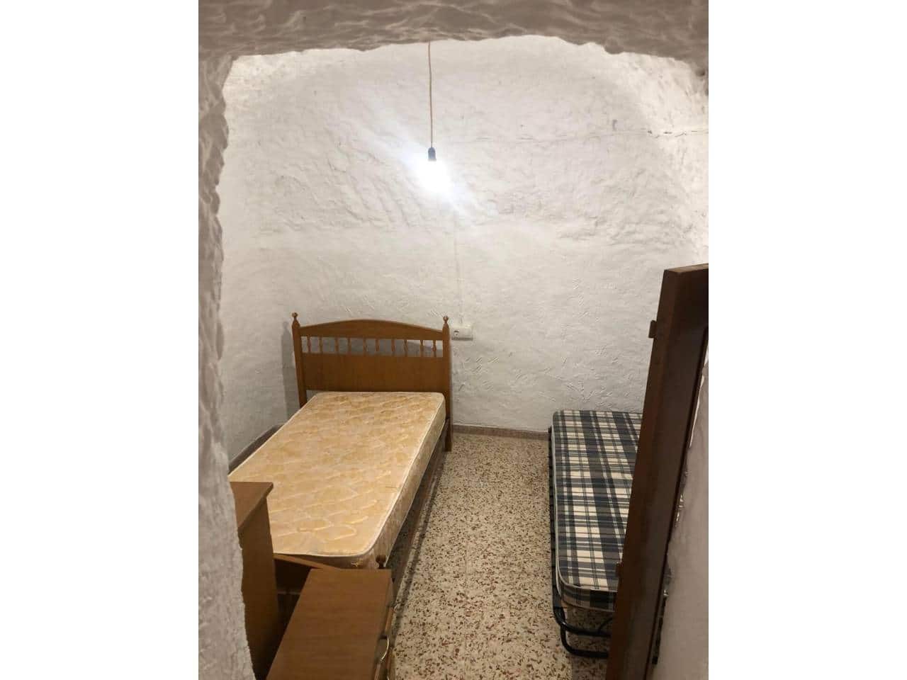 3 soveværelse Hulehus til salg i Cullar med garage - € 40.000 (Ref: 9552856)