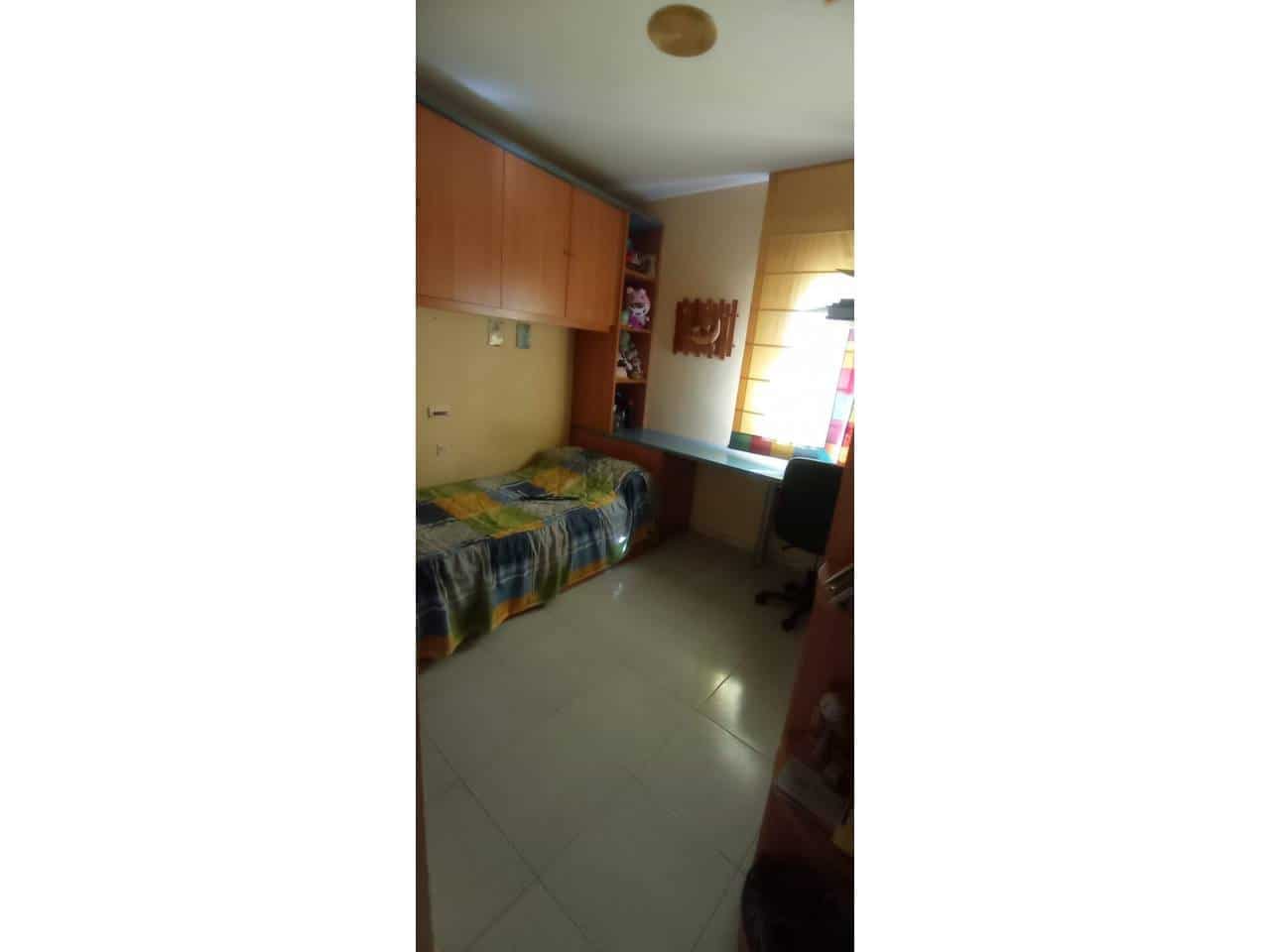 4 Zimmer Doppelhaus zu verkaufen in Baza mit Garage - 150.000 € (Ref: 9552857)