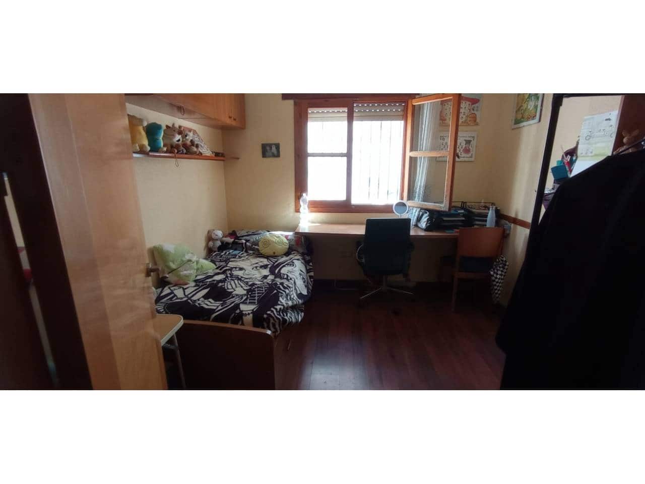 4 Zimmer Doppelhaus zu verkaufen in Baza mit Garage - 150.000 € (Ref: 9552857)