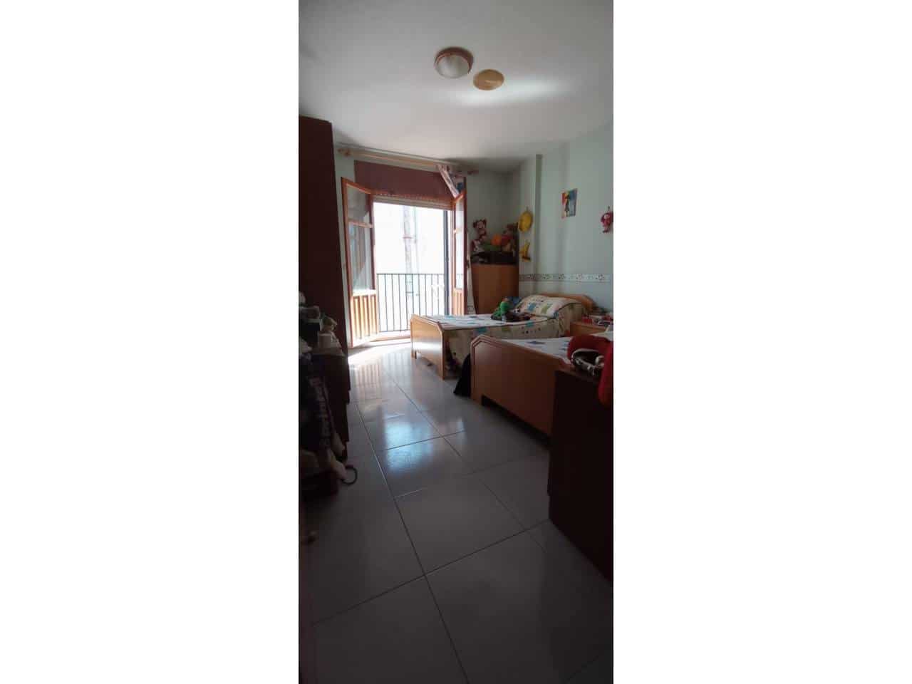 4 Zimmer Doppelhaus zu verkaufen in Baza mit Garage - 150.000 € (Ref: 9552857)