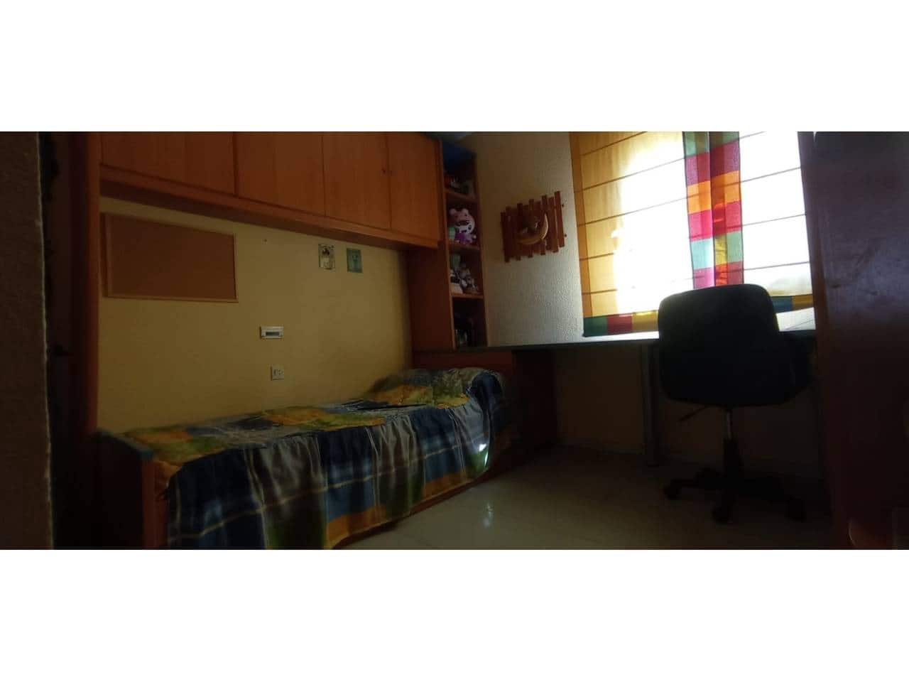 4 Zimmer Doppelhaus zu verkaufen in Baza mit Garage - 150.000 € (Ref: 9552857)