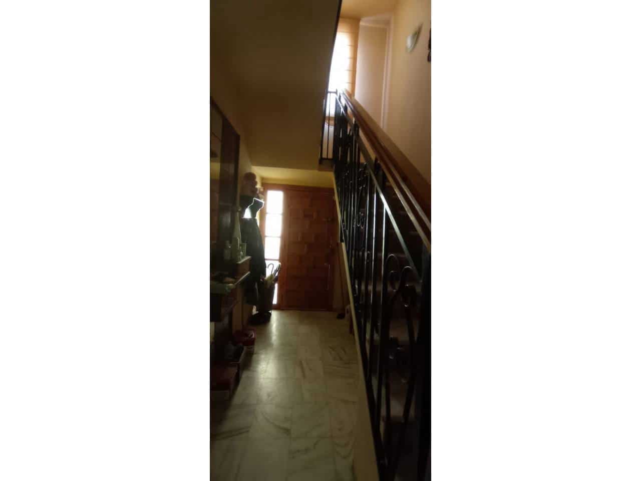 4 Zimmer Doppelhaus zu verkaufen in Baza mit Garage - 150.000 € (Ref: 9552857)