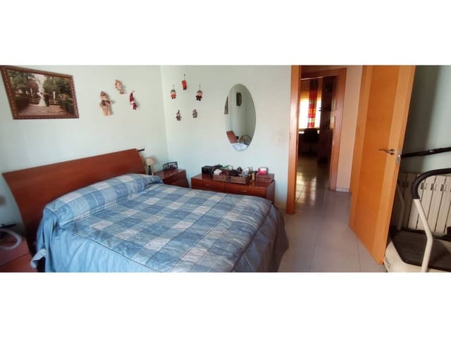 4 Zimmer Doppelhaus zu verkaufen in Baza mit Garage - 150.000 € (Ref: 9552857)