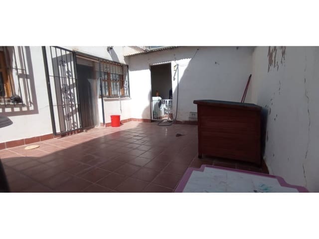 4 Zimmer Doppelhaus zu verkaufen in Baza mit Garage - 150.000 € (Ref: 9552857)