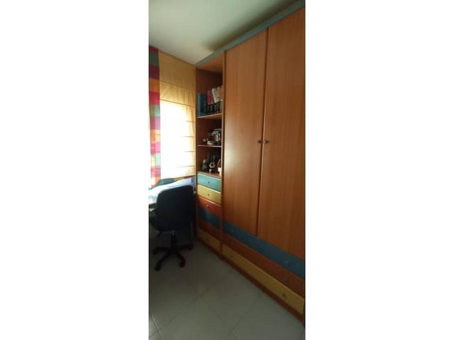 4 Zimmer Doppelhaus zu verkaufen in Baza mit Garage - 150.000 € (Ref: 9552857)