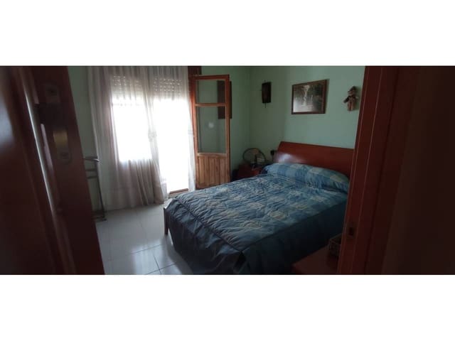 4 Zimmer Doppelhaus zu verkaufen in Baza mit Garage - 150.000 € (Ref: 9552857)