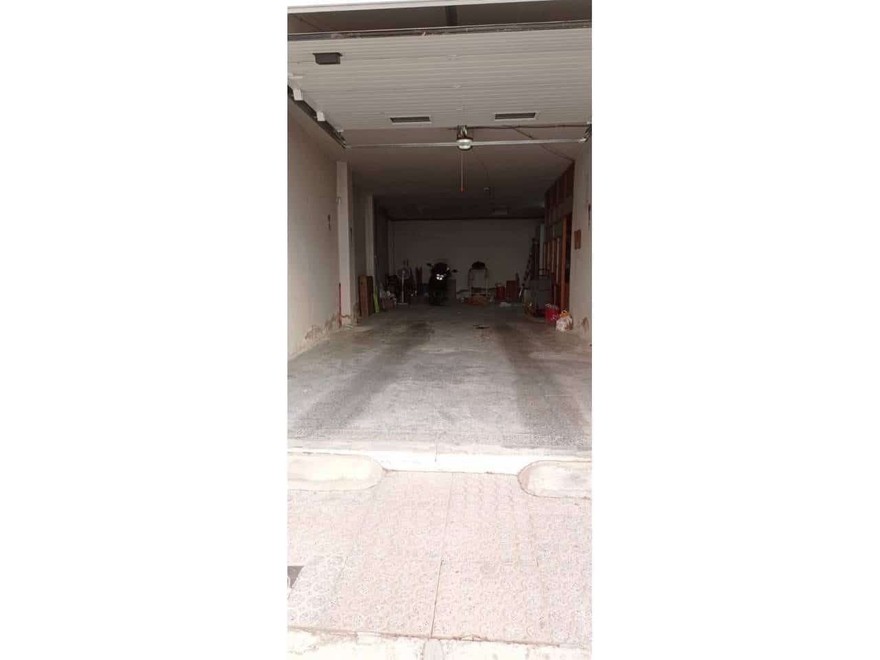 4 Zimmer Doppelhaus zu verkaufen in Baza mit Garage - 150.000 € (Ref: 9552857)