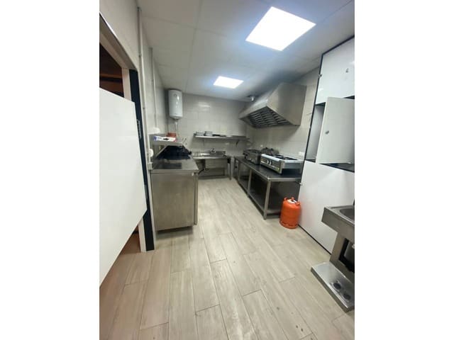 Local Commercial à vendre à Baza - 350 000 € (Ref: 9552858)