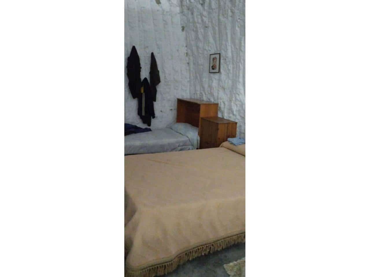 2 soveværelse Hulehus til salg i Benamaurel med garage - € 40.000 (Ref: 9552860)