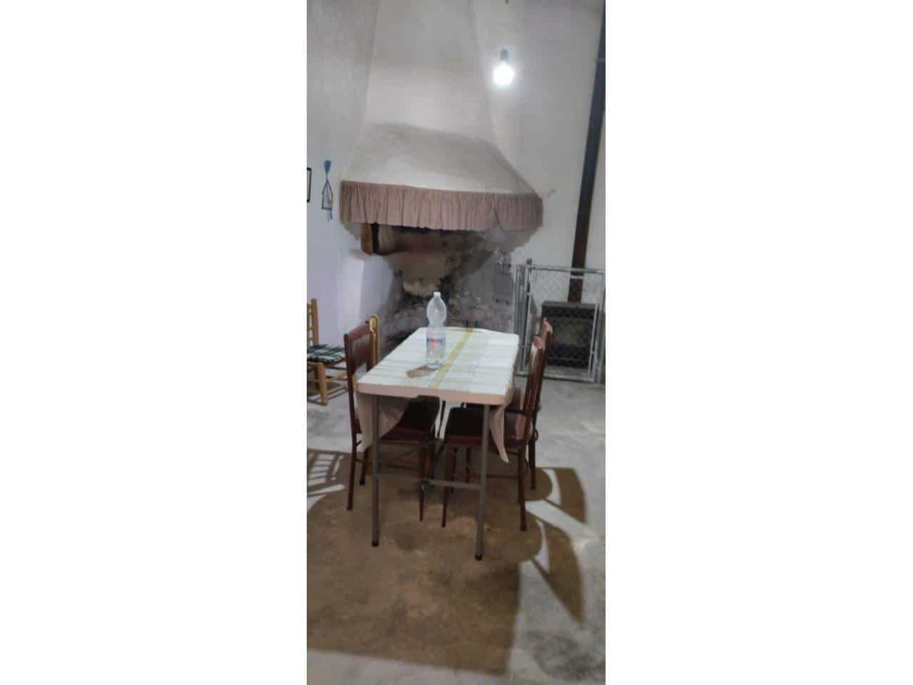 2 soveværelse Hulehus til salg i Benamaurel med garage - € 40.000 (Ref: 9552860)