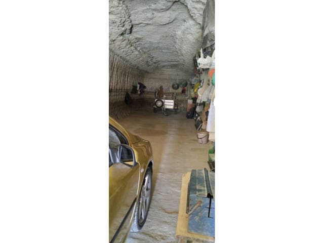 2 soveværelse Hulehus til salg i Benamaurel med garage - € 40.000 (Ref: 9552860)