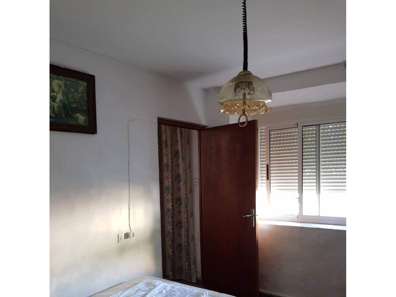 5 soveværelse Hulehus til salg i Castillejar med garage - € 60.000 (Ref: 9552863)