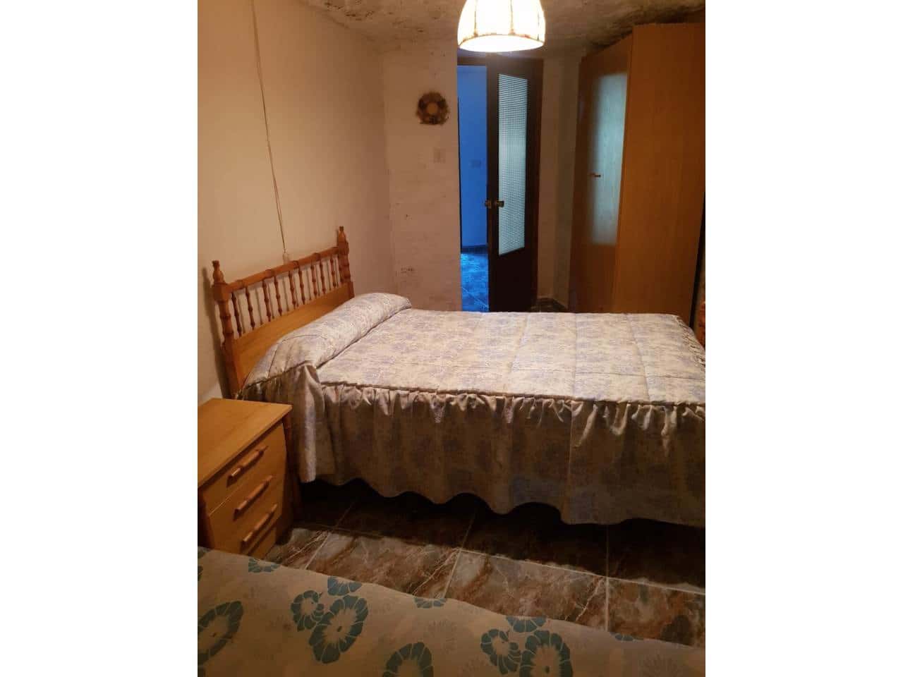 5 soveværelse Hulehus til salg i Castillejar med garage - € 60.000 (Ref: 9552863)