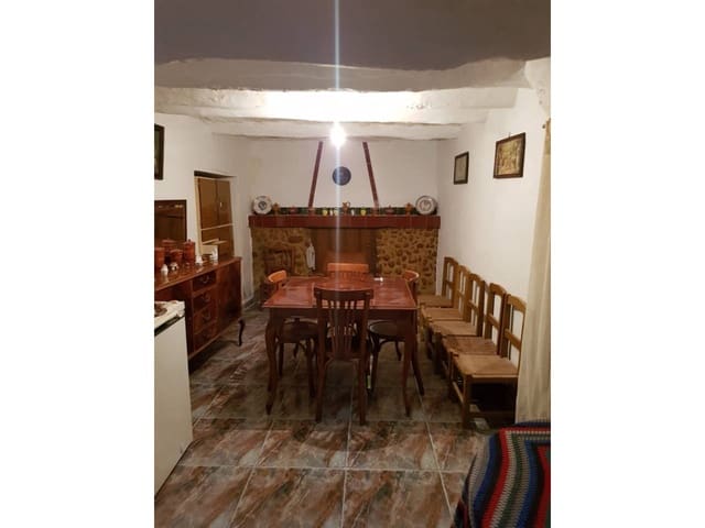 5 soveværelse Hulehus til salg i Castilléjar med garage - € 60.000 (Ref: 9552863)