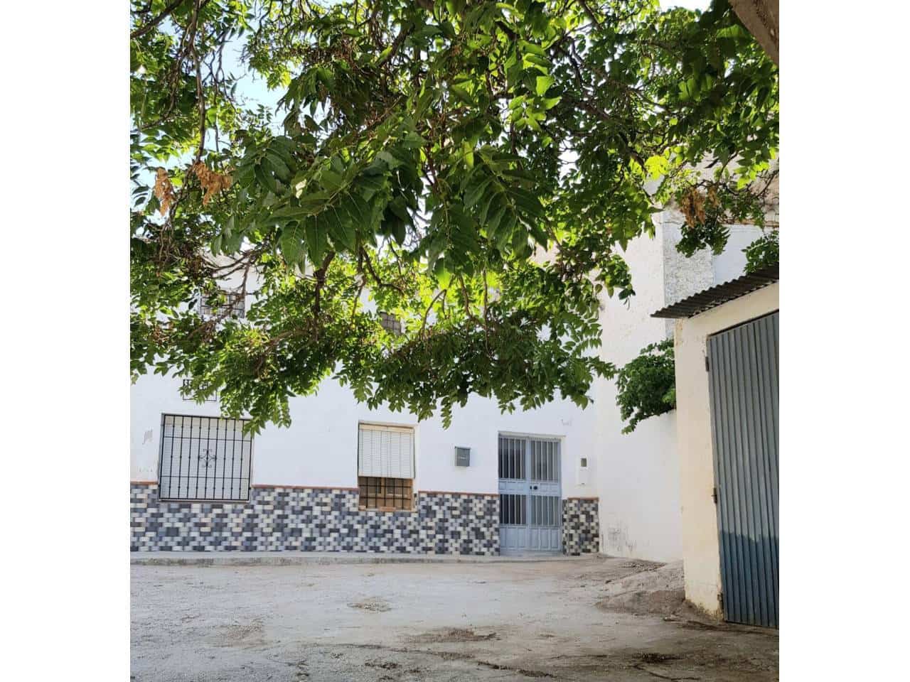 5 soveværelse Hulehus til salg i Castillejar med garage - € 60.000 (Ref: 9552863)