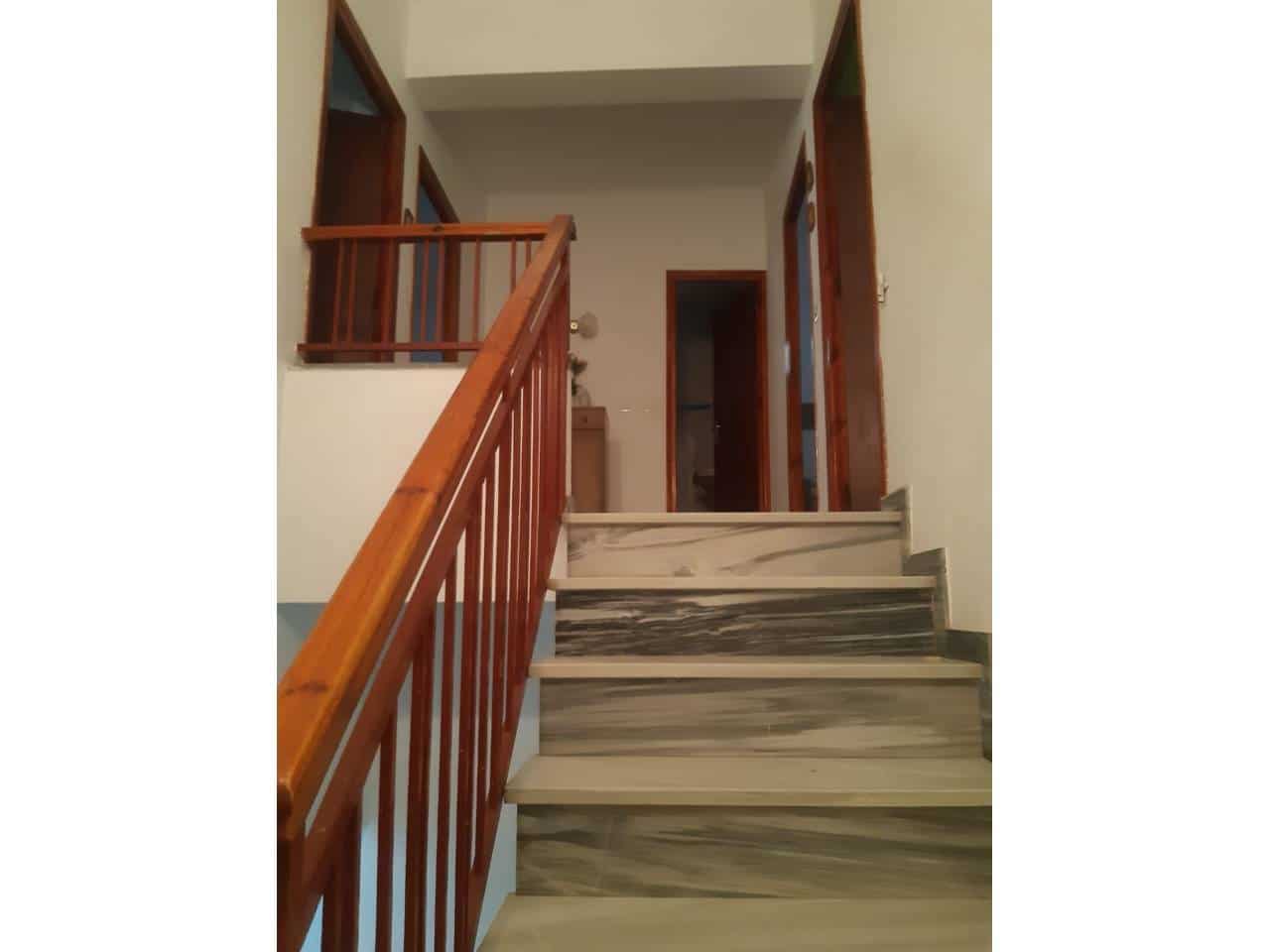 5 Zimmer Haus zu verkaufen in Baza mit Garage - 130.000 € (Ref: 9552864)