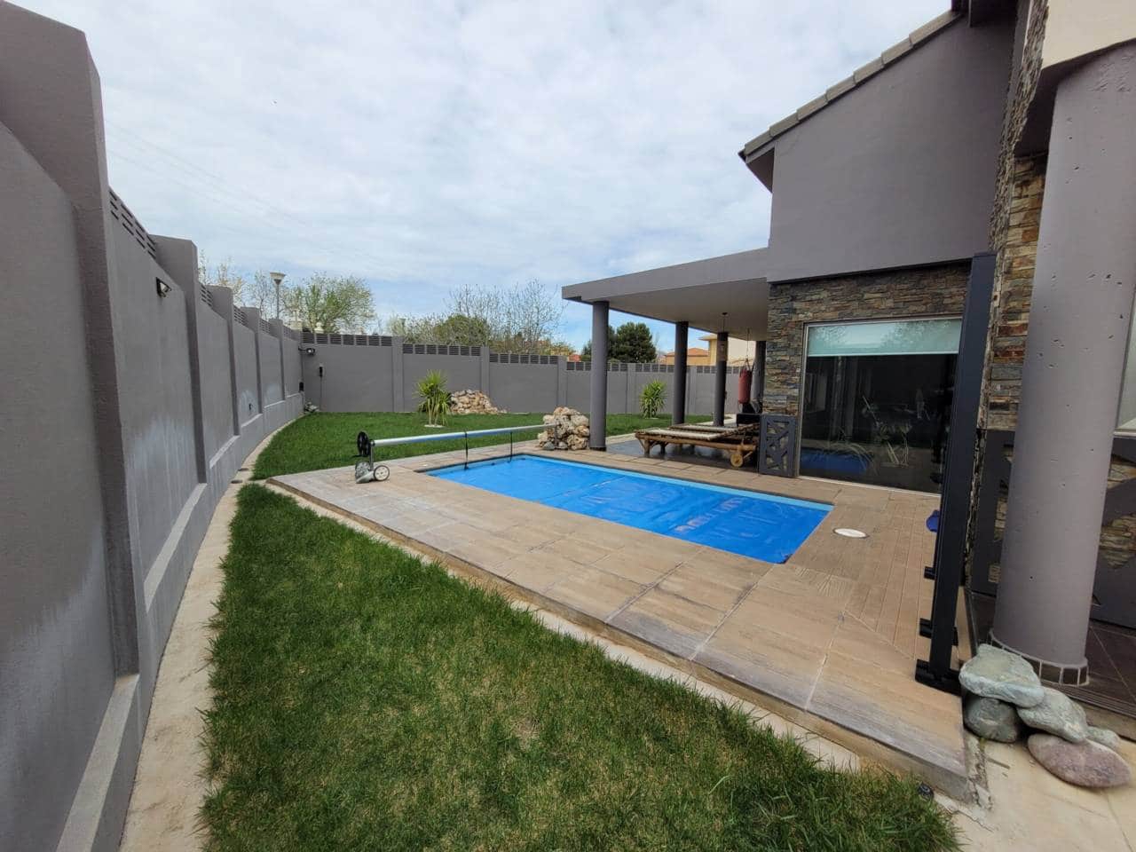 5 soveværelse Villa til salg i Baza med swimmingpool garage - € 599.000 (Ref: 9552865)