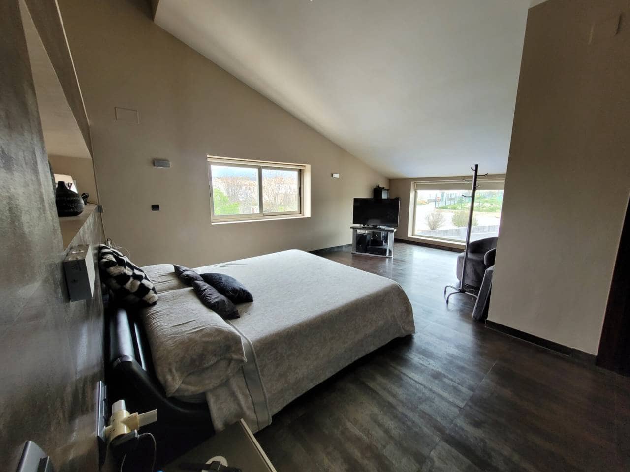 5 soveværelse Villa til salg i Baza med swimmingpool garage - € 599.000 (Ref: 9552865)