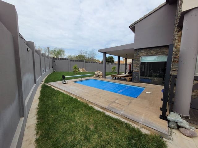 5 soveværelse Villa til salg i Baza med swimmingpool garage - € 599.000 (Ref: 9552865)