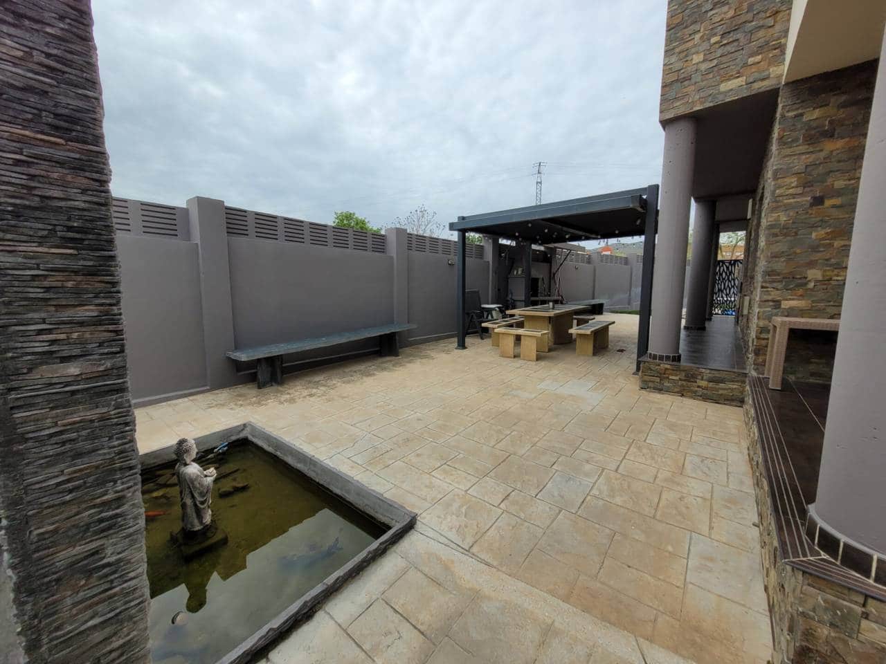 5 soveværelse Villa til salg i Baza med swimmingpool garage - € 599.000 (Ref: 9552865)