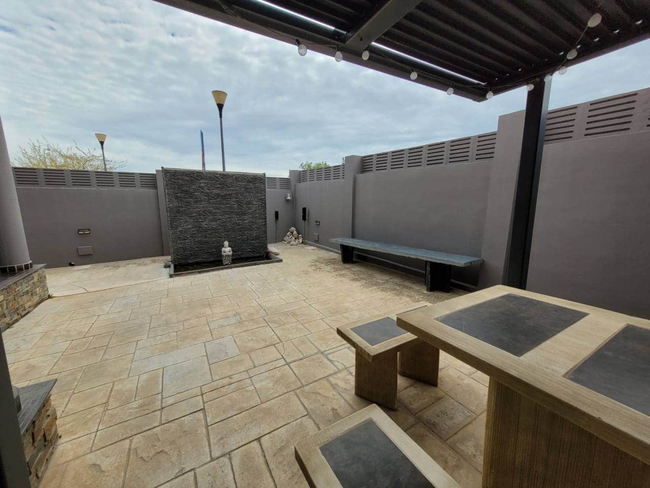 5 soveværelse Villa til salg i Baza med swimmingpool garage - € 599.000 (Ref: 9552865)