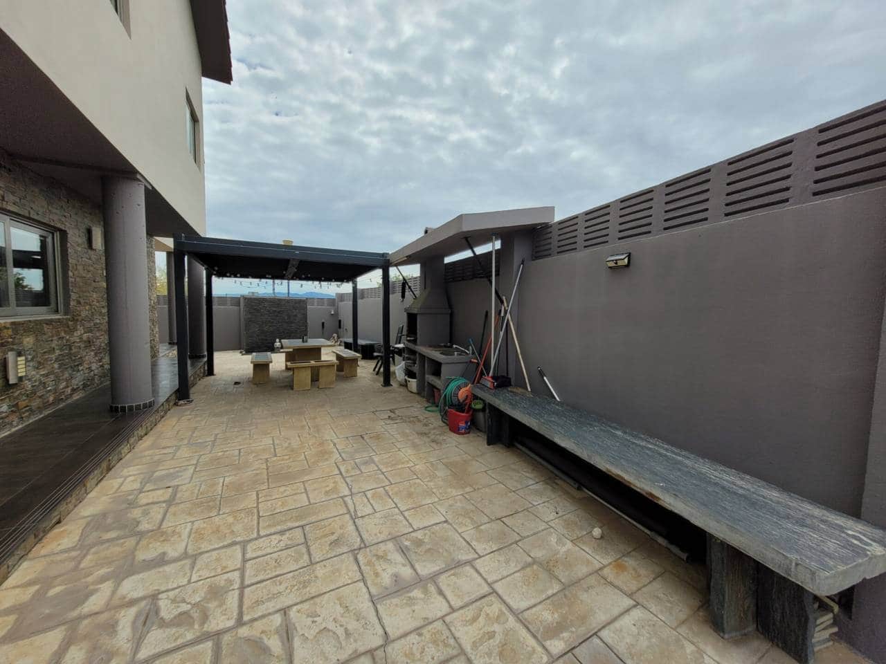 5 soveværelse Villa til salg i Baza med swimmingpool garage - € 599.000 (Ref: 9552865)