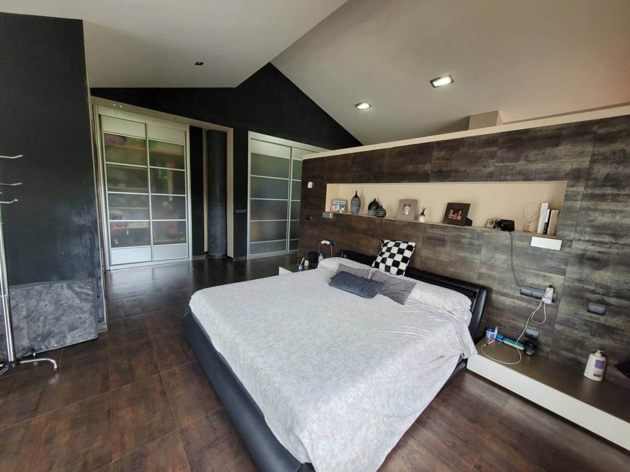 5 soveværelse Villa til salg i Baza med swimmingpool garage - € 599.000 (Ref: 9552865)