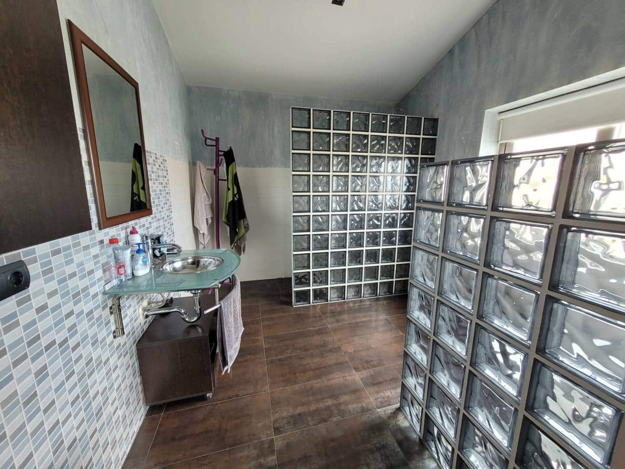 5 soveværelse Villa til salg i Baza med swimmingpool garage - € 599.000 (Ref: 9552865)