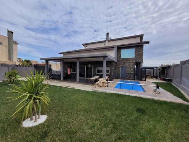 5 soveværelse Villa til salg i Baza med swimmingpool garage - € 599.000 (Ref: 9552865)