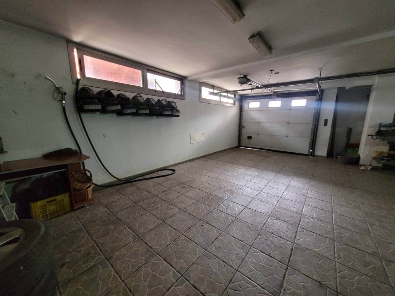 5 soveværelse Villa til salg i Baza med swimmingpool garage - € 599.000 (Ref: 9552865)