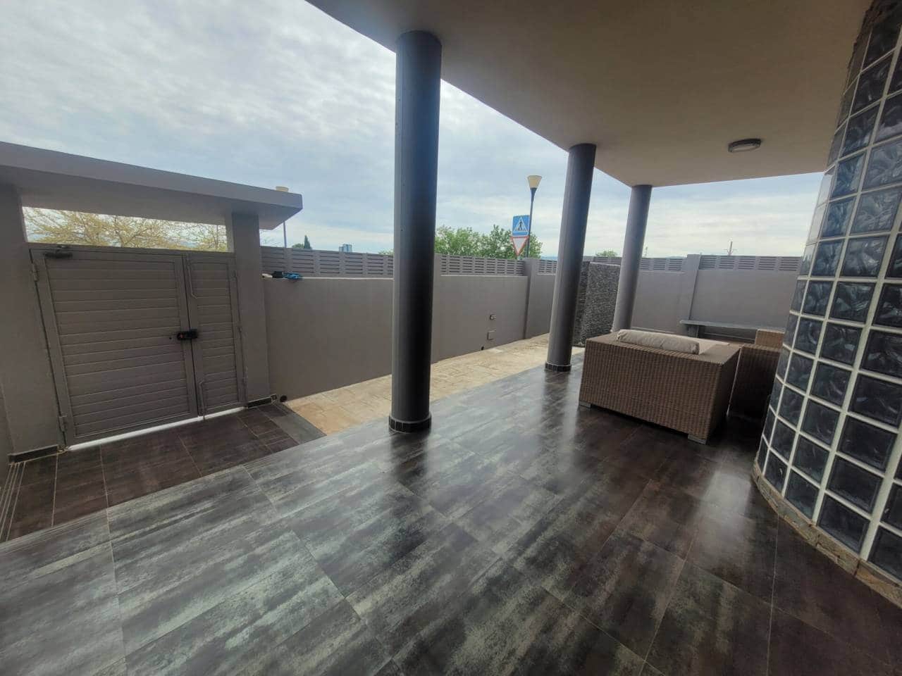 5 soveværelse Villa til salg i Baza med swimmingpool garage - € 599.000 (Ref: 9552865)