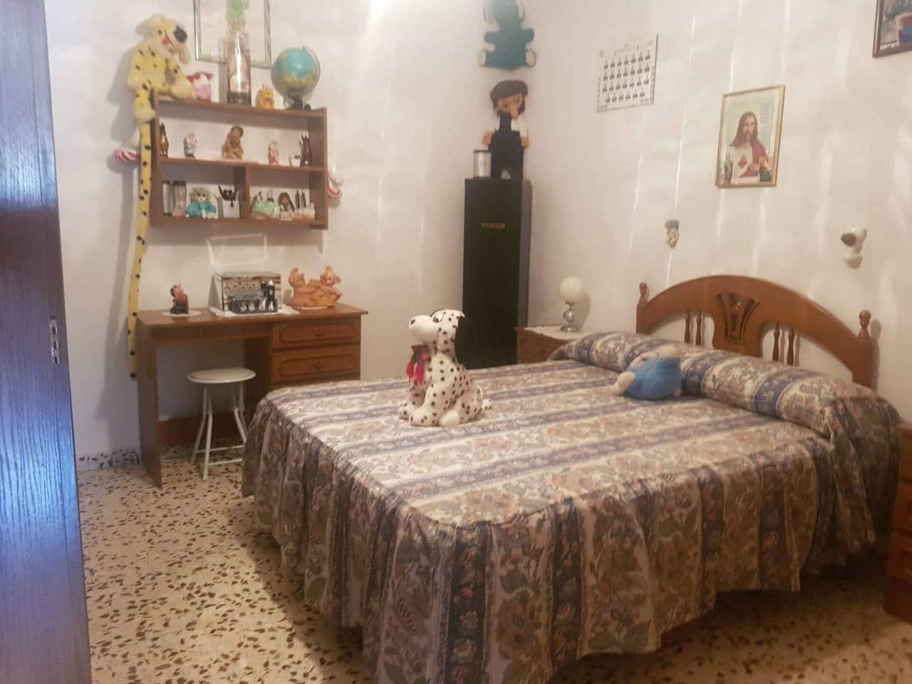 Apartamento de 3 habitaciones en Baza en venta con garaje - 85.000 € (Ref: 9552868)