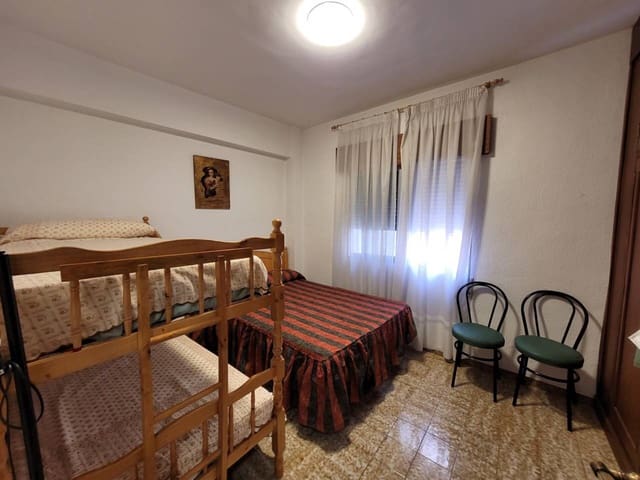 Piso de 3 habitaciones en Baza en venta con garaje - 110.000 € (Ref: 9552869)