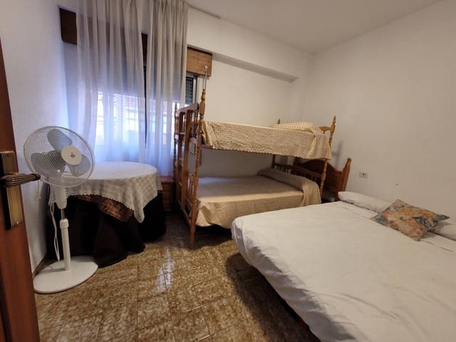Piso de 3 habitaciones en Baza en venta con garaje - 110.000 € (Ref: 9552869)
